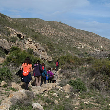 Ruta nocturna de senderismo: Cala de Los Muertos – Mesa Roldán (Carboneras)